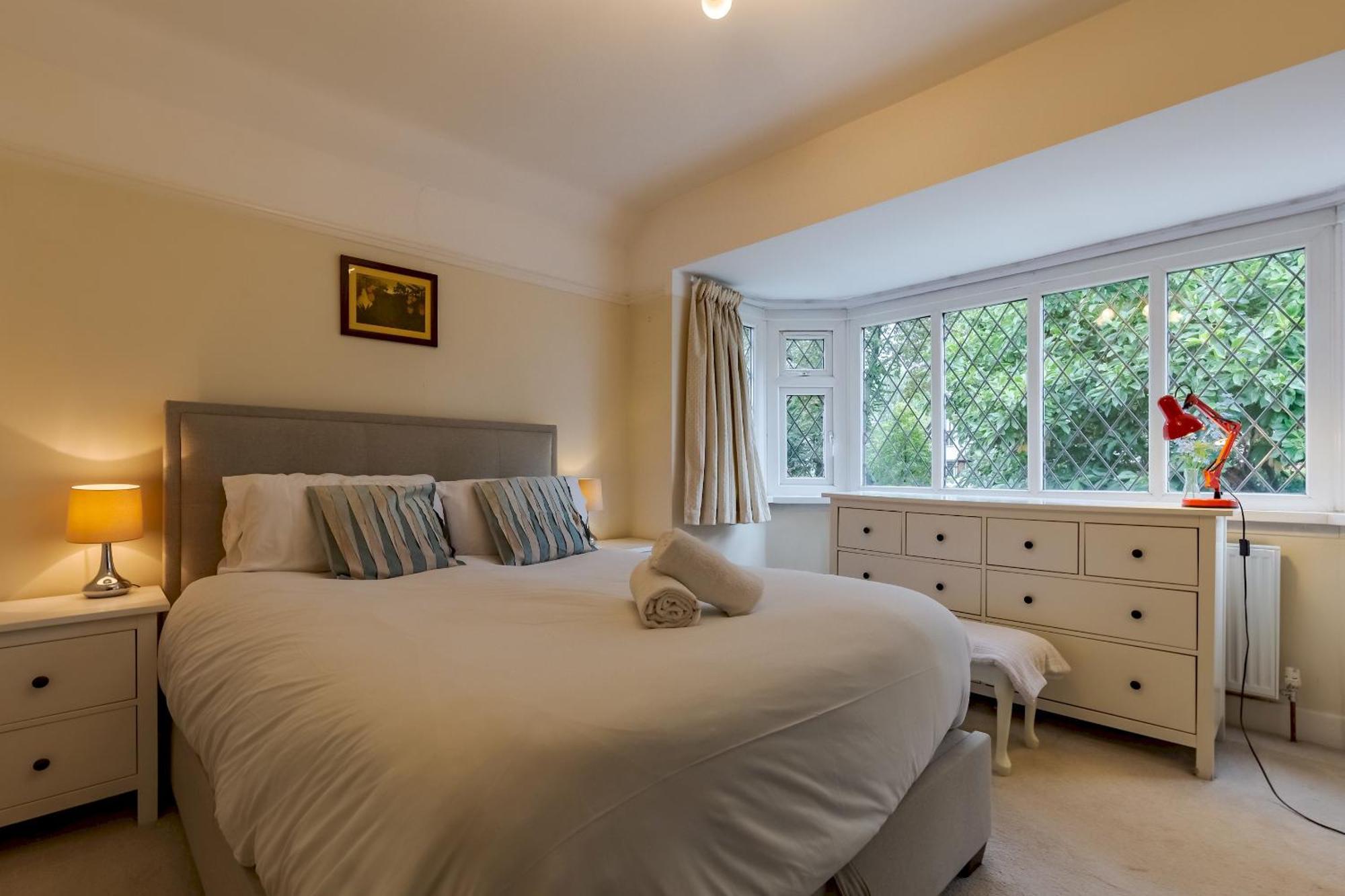 Spacious 4-bed Family With Garden Parking Pass The Keys Birmingham