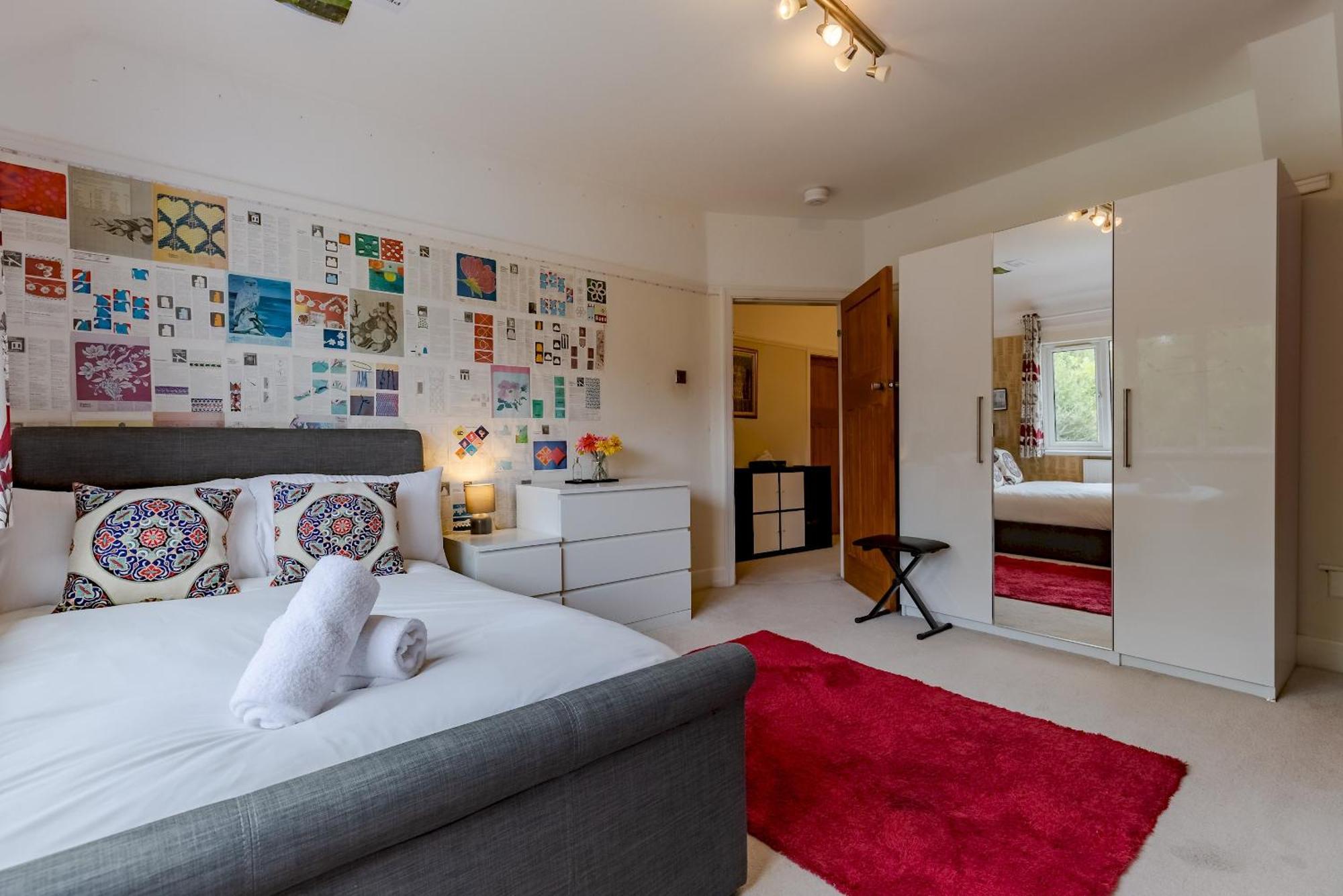 Spacious 4-bed Family With Garden Parking Pass The Keys *