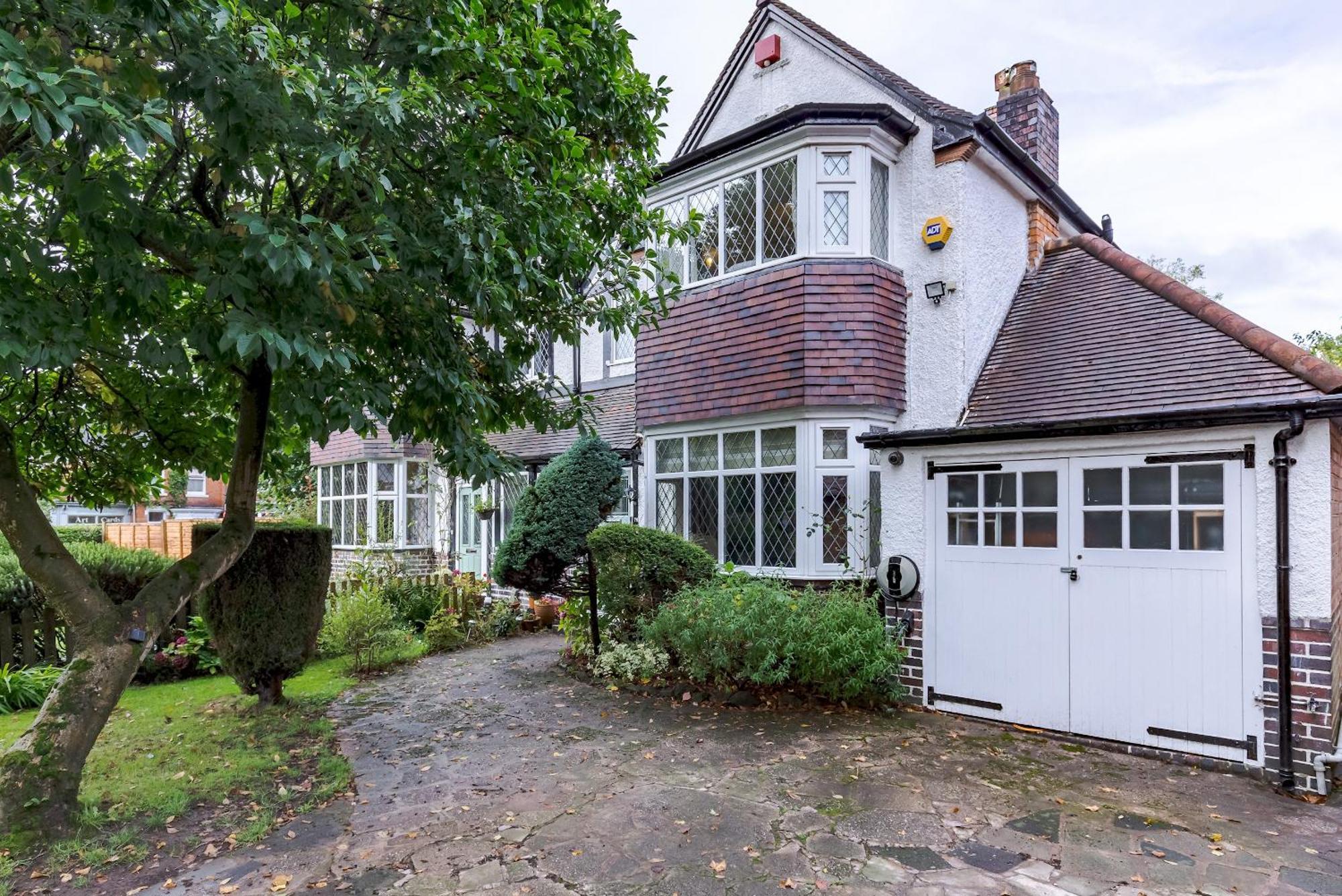 Spacious 4-bed Family With Garden Parking Pass The Keys Holiday home *